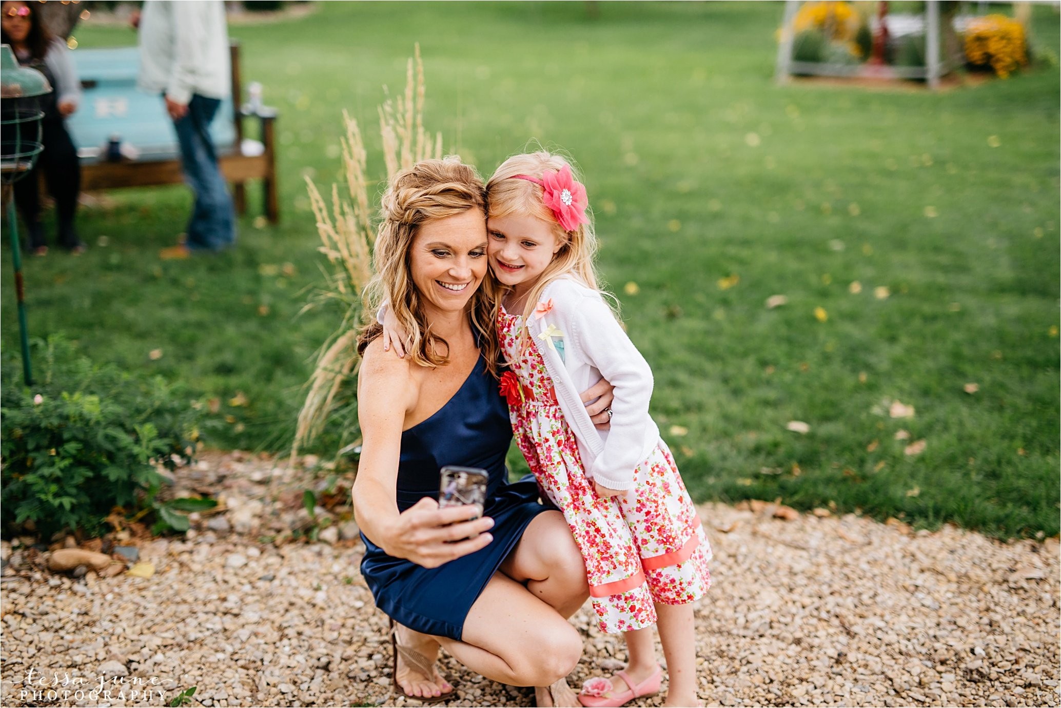 cadillac-ranch-wedding-maple-lake-st-cloud-wedding-photographer_0073.jpg