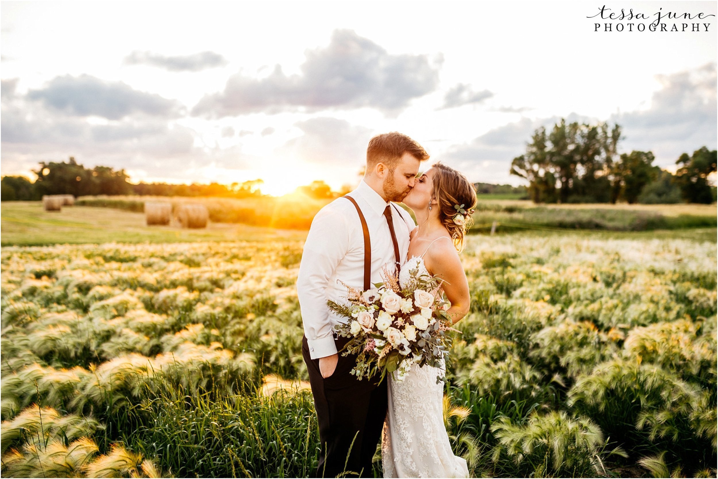 The-Cottage-Farmhouse-Wedding-in-Glencoe-Minnesota-0463.jpg