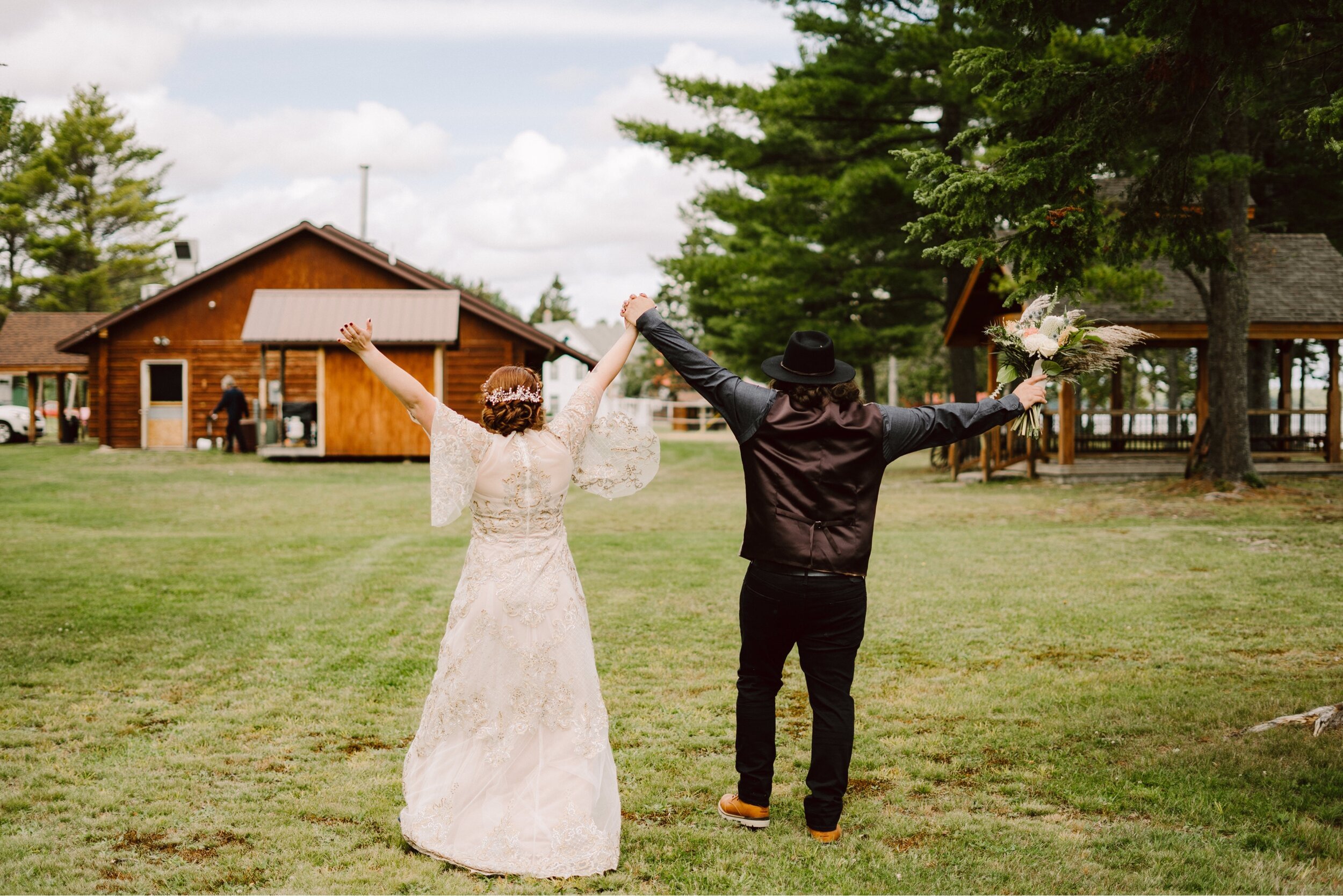 045_Bulthuis-Wedding-784_september_camp_boho_vintage_wedding_michigan.jpg
