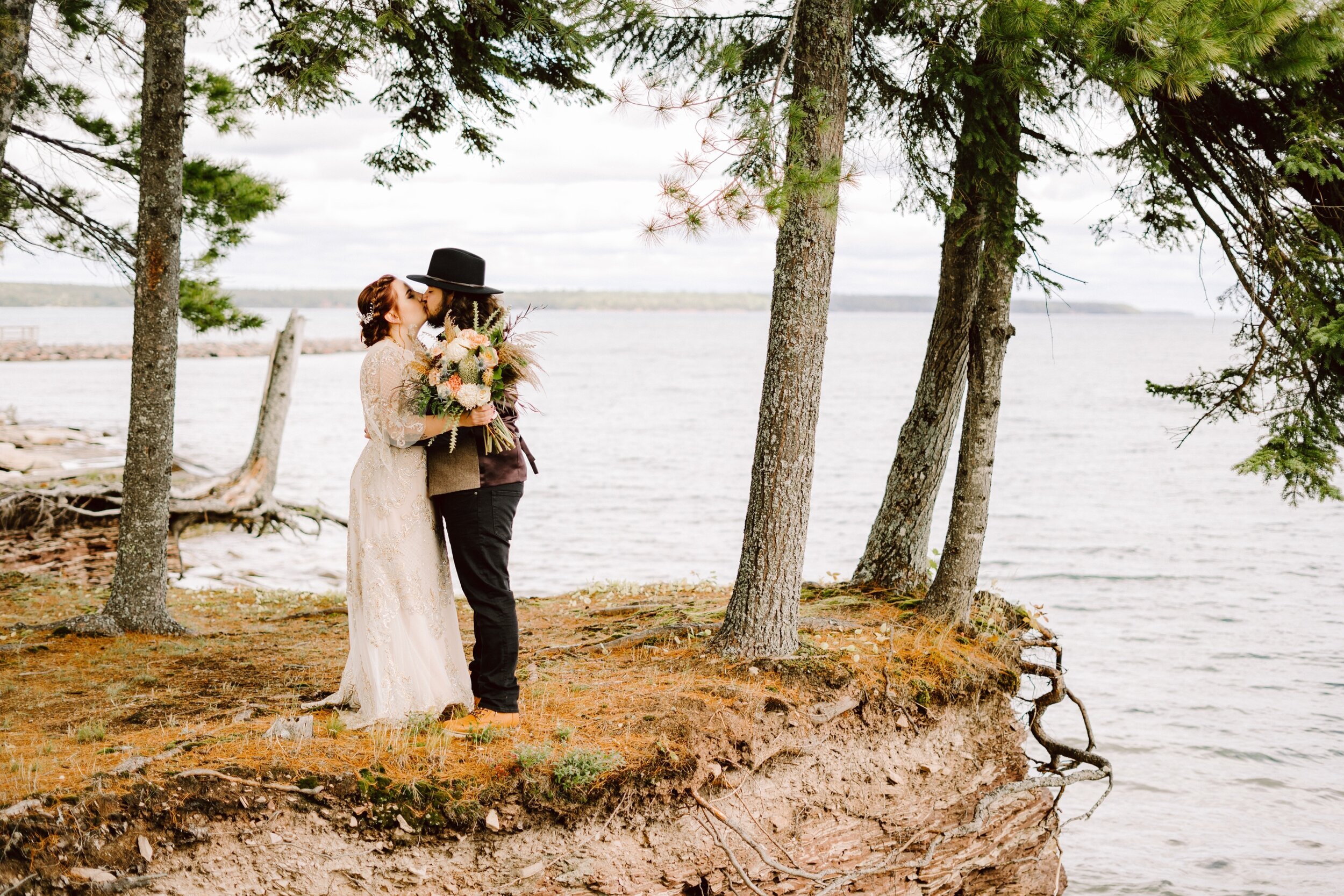 048_Bulthuis-Wedding-794_september_camp_boho_vintage_wedding_michigan.jpg