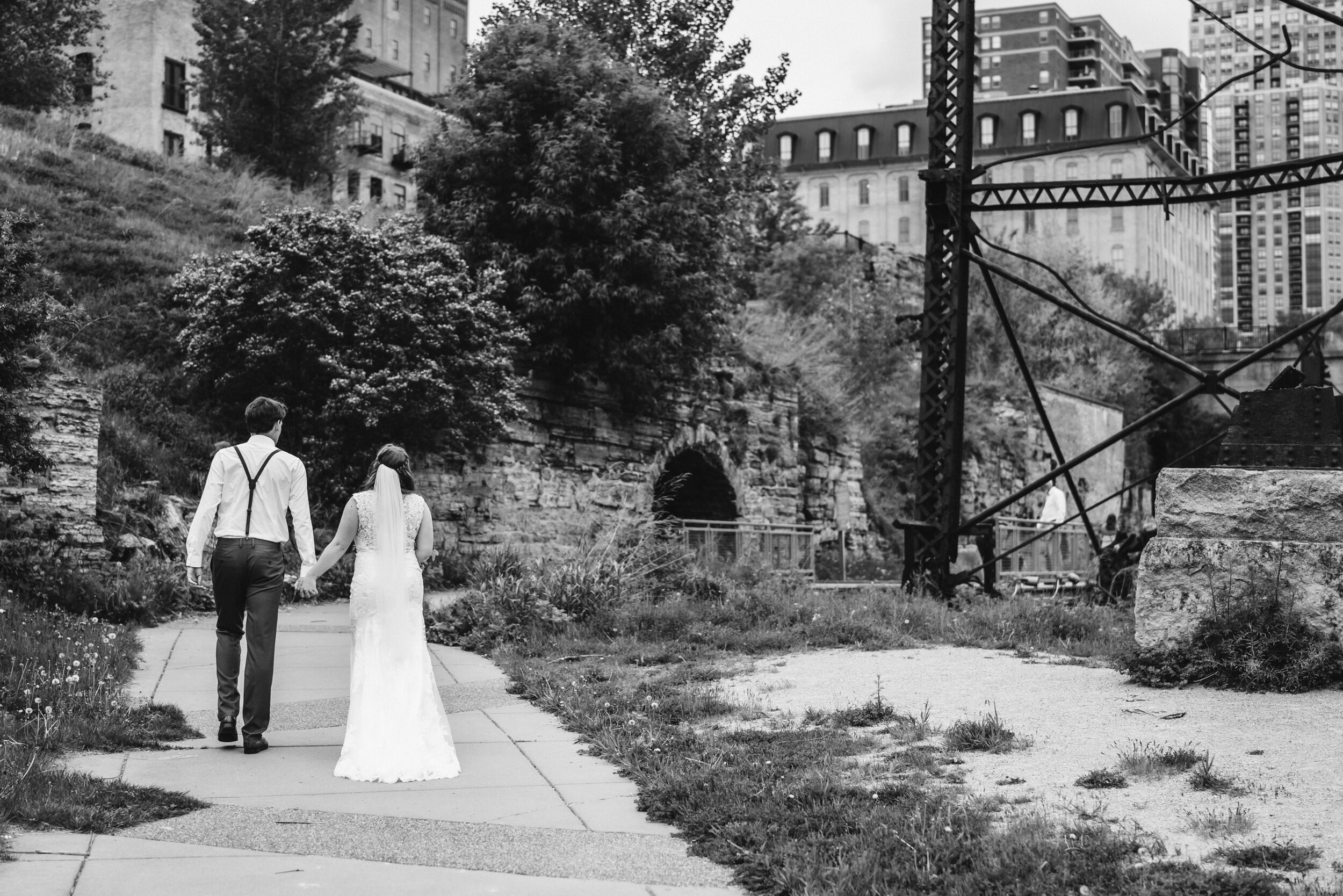 15_Fox-Wedding-67_covid_minneapolis_Summer_wedding_minnesota_intimate.jpg