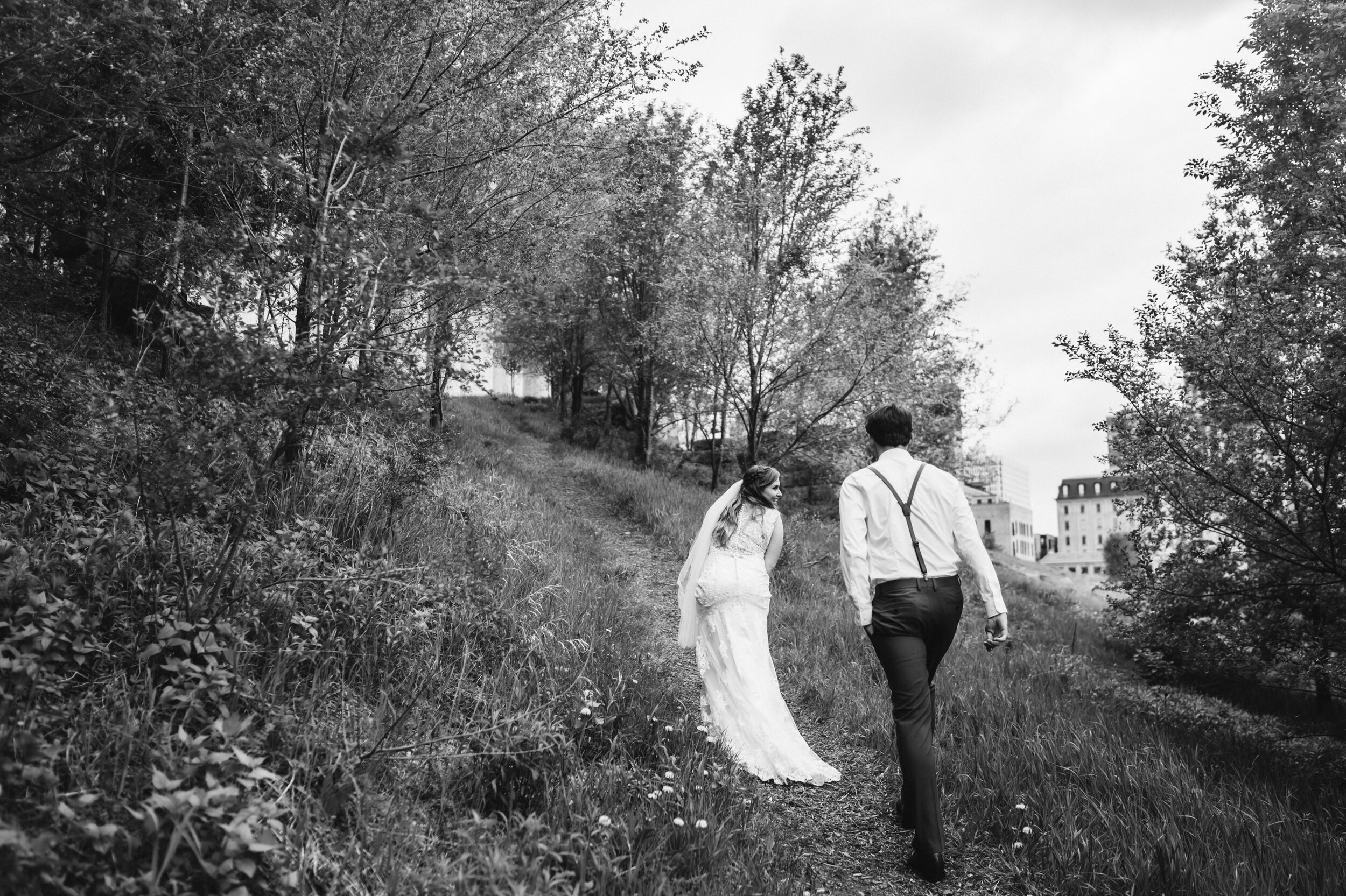 49_Fox-Wedding-332_covid_minneapolis_Summer_wedding_minnesota_intimate.jpg