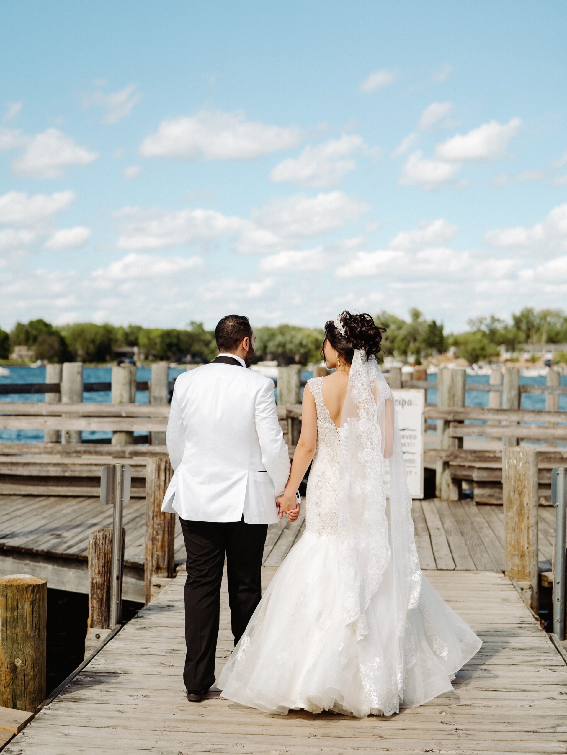 02_ahmed-lina-09322_Excelsior_boat_minnesota_wedding_luxury.jpg