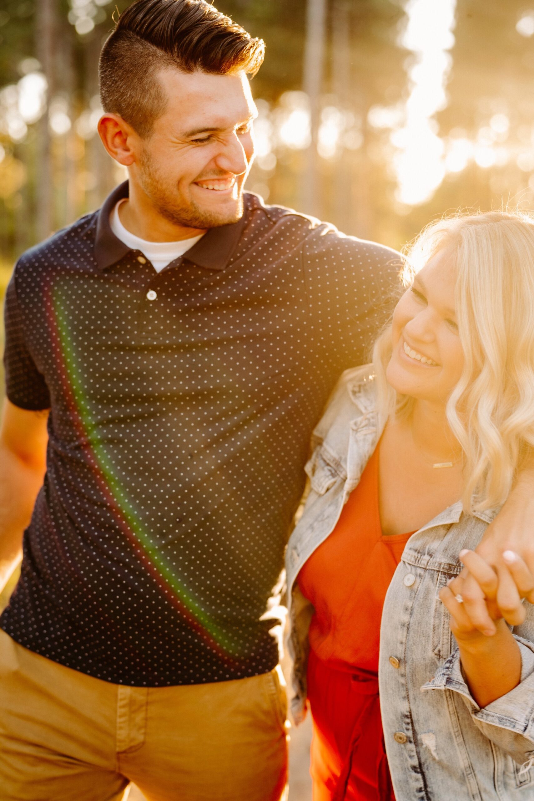 09_abby-cody-08266_july_minnesota_Summer_Engagement.jpg