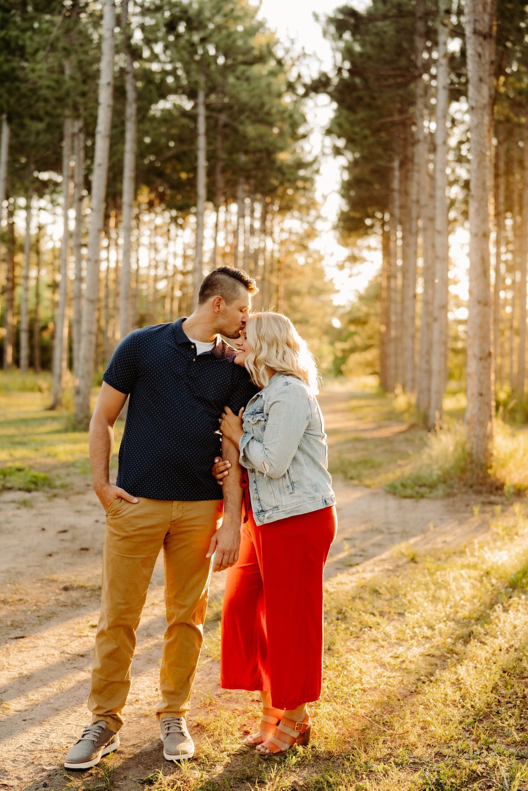 12_abby-cody-08123_july_minnesota_Summer_Engagement.jpg