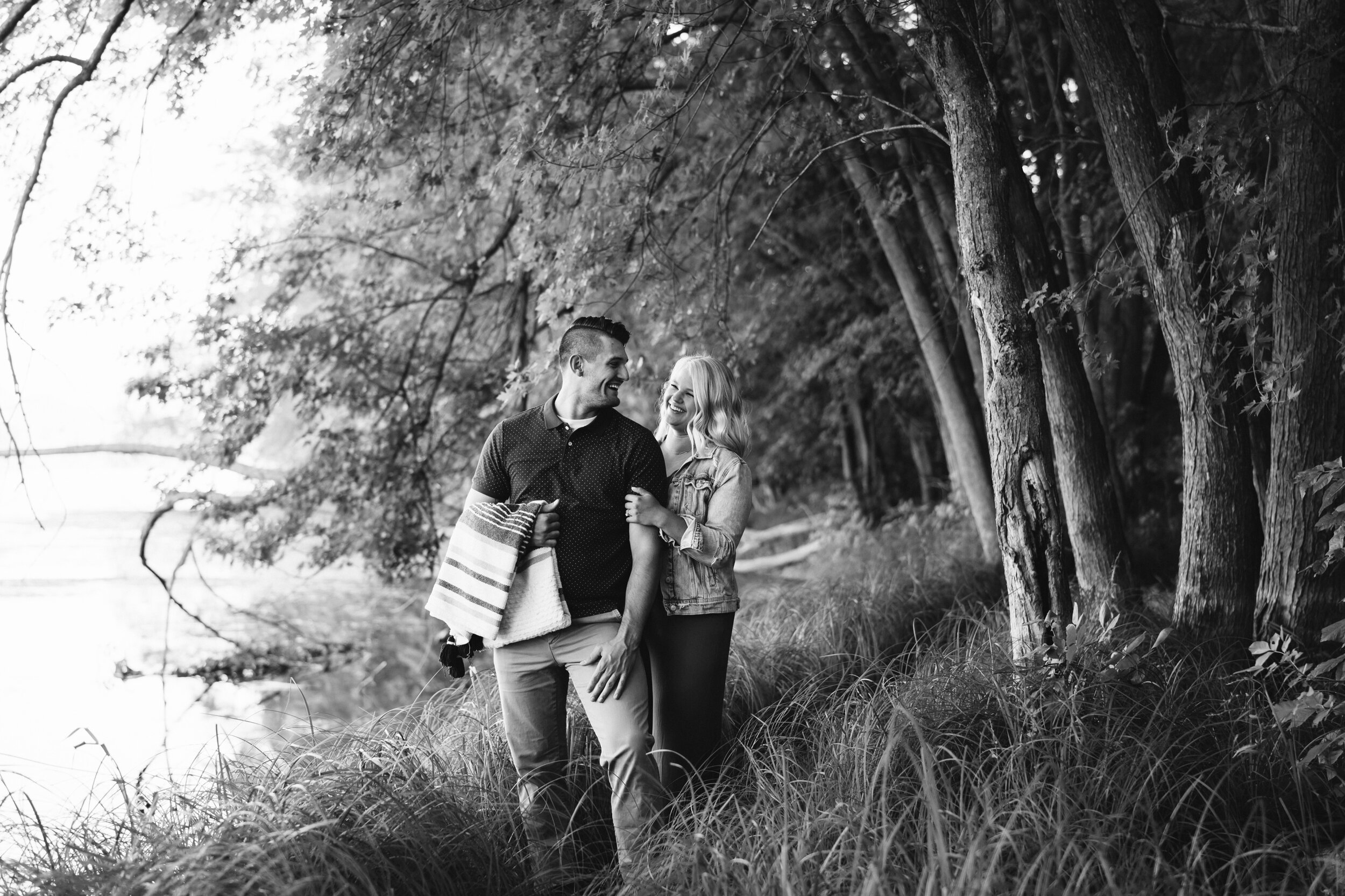 16_abby-cody-08307_july_minnesota_Summer_Engagement.jpg