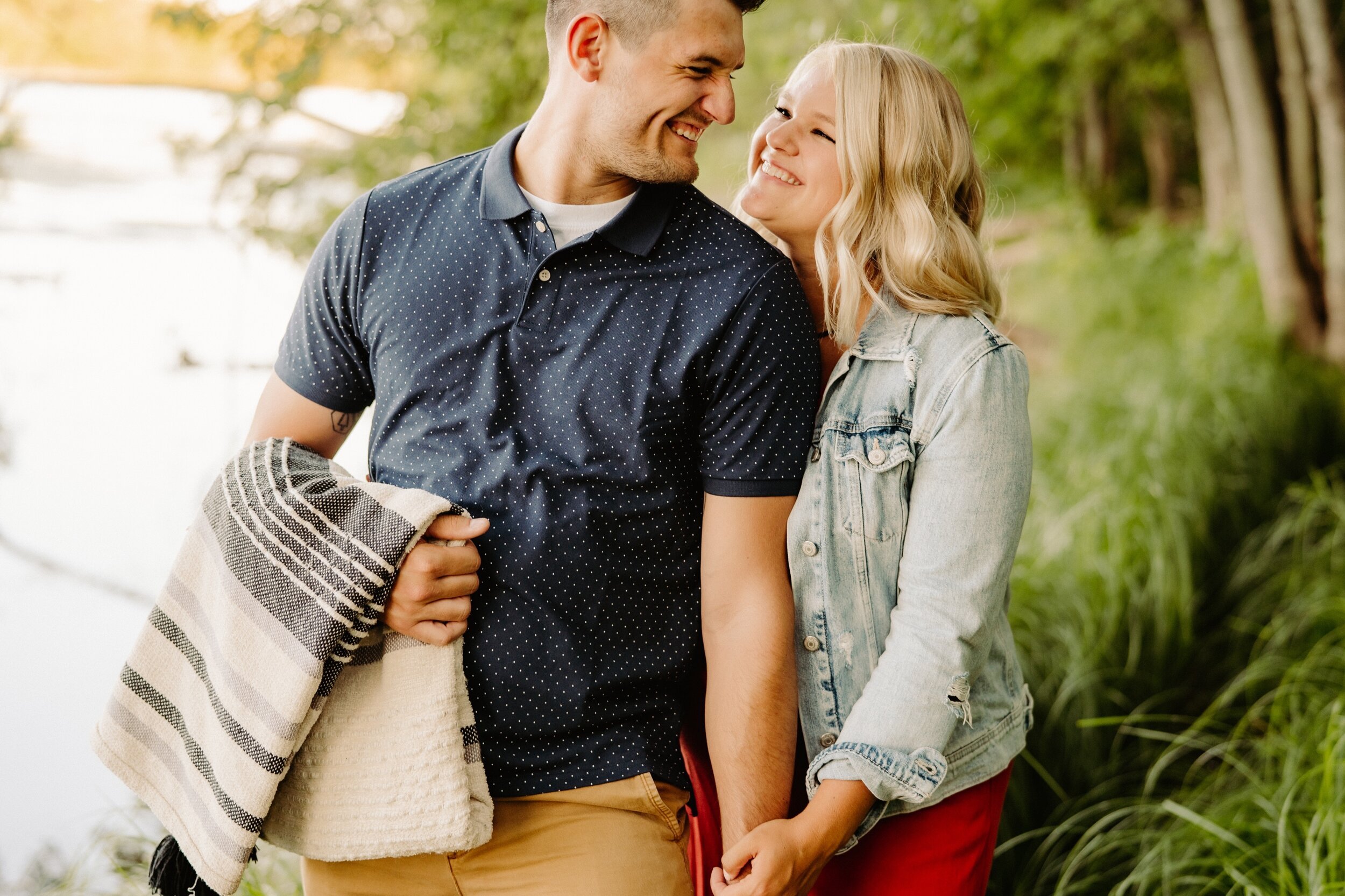 18_abby-cody-08289_july_minnesota_Summer_Engagement.jpg