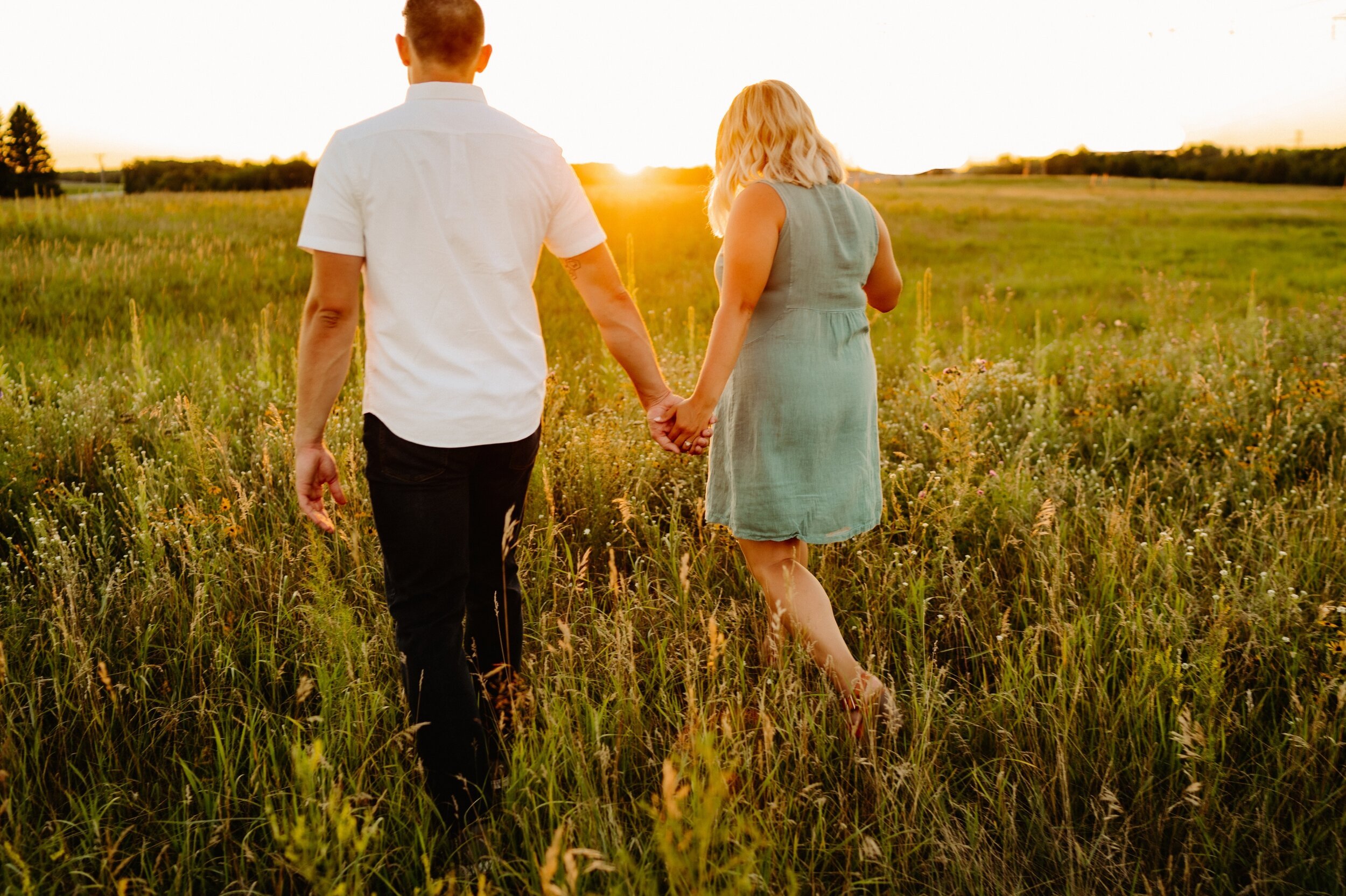 26_abby-cody-08559_july_minnesota_Summer_Engagement.jpg