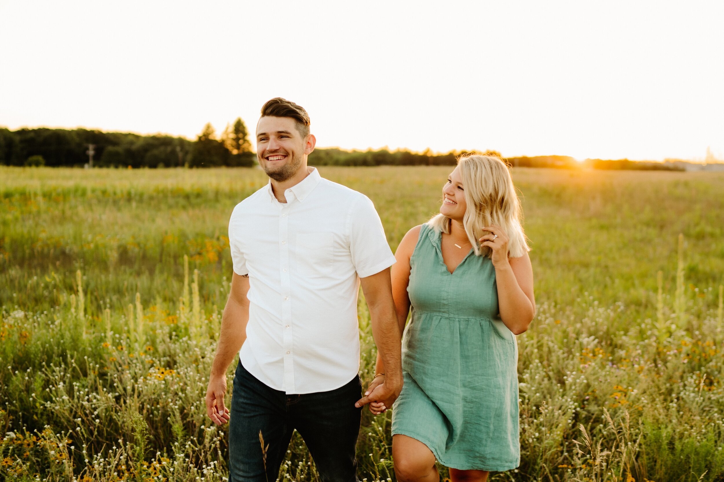 29_abby-cody-08607_july_minnesota_Summer_Engagement.jpg