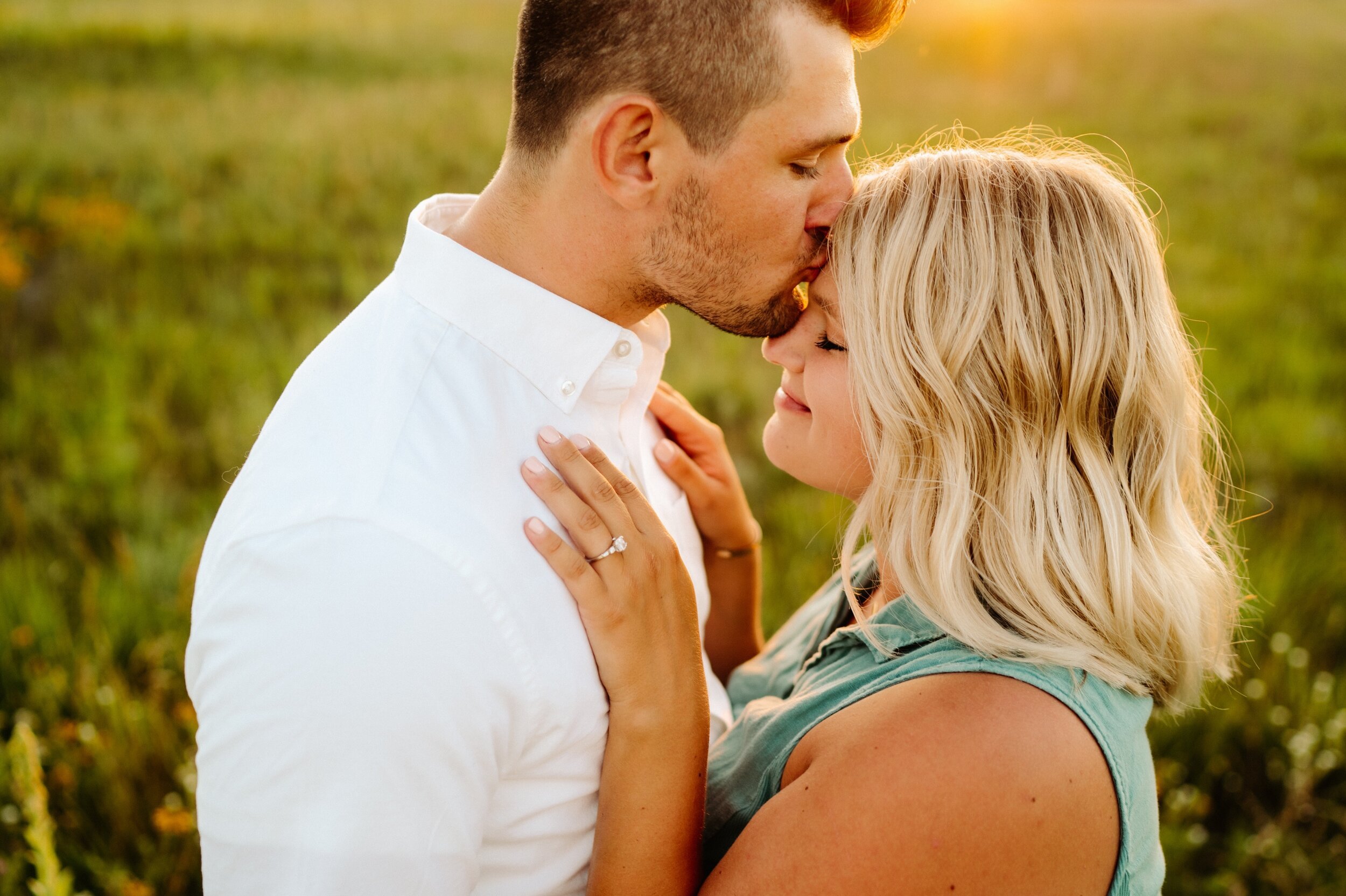 30_abby-cody-08593_july_minnesota_Summer_Engagement.jpg