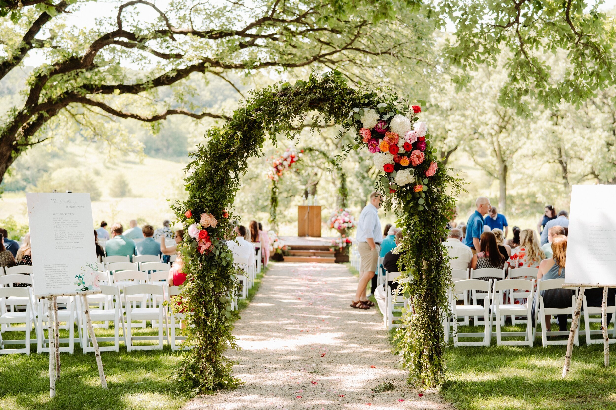 33_wasvick-04053_wedding_farm_june_Summer_minnesota_almquist_hastings.jpg