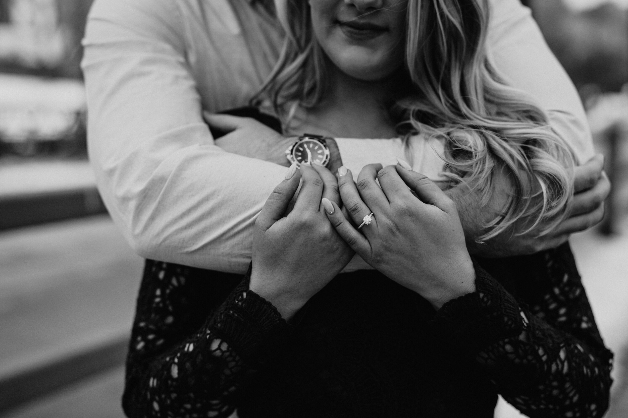 15_minneapolis-engagement-photos-st-anthony-main-53_Winter Minneapolis engagement session at st Anthony main. .jpg