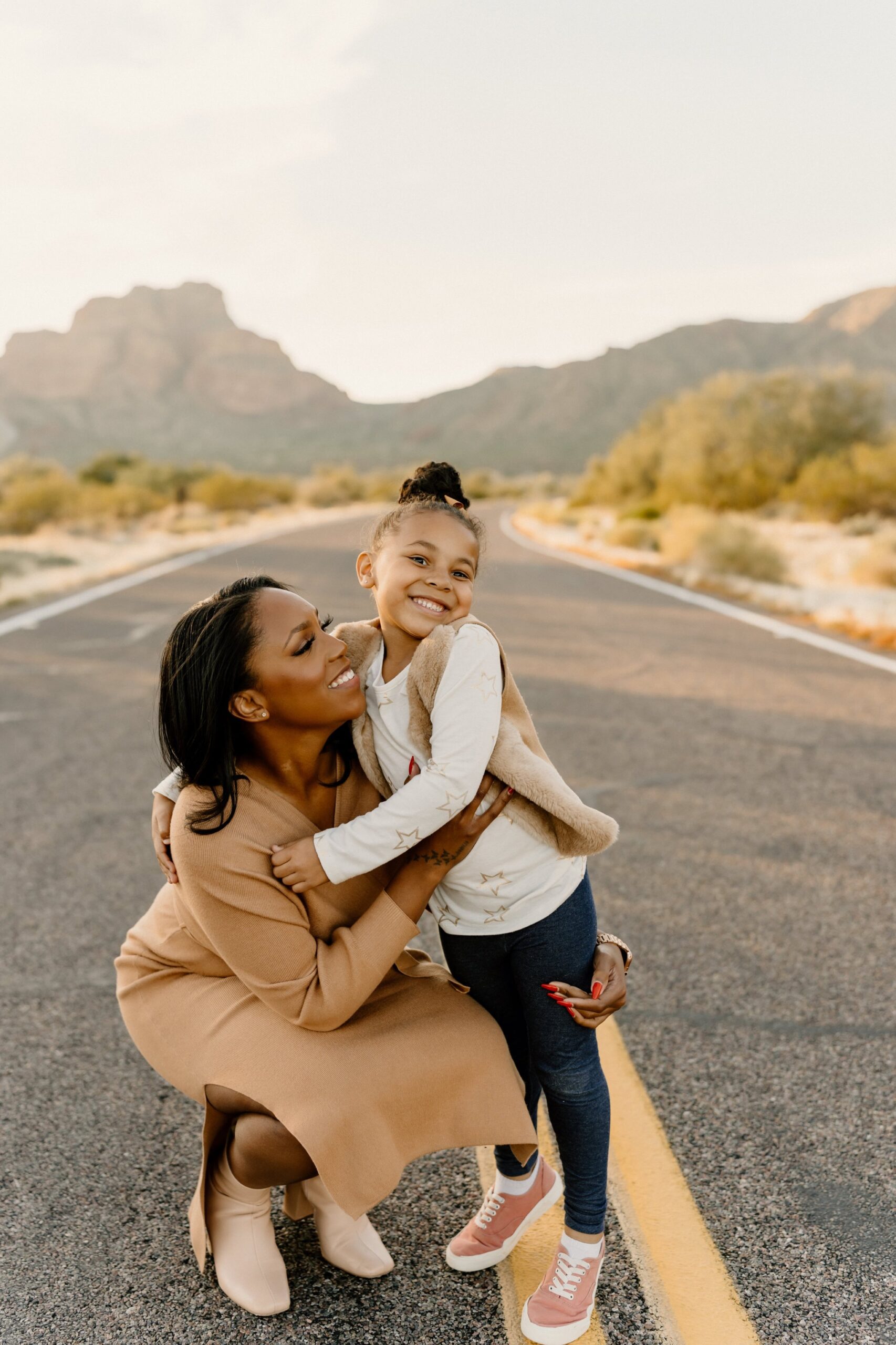 06_Phoenix family photographer taking photos at Phon D Sutton Park in Mesa, Arizona during sunset..jpg