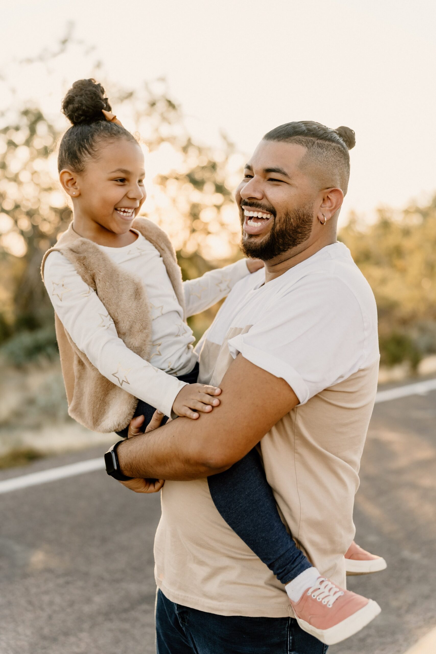 08_Phoenix family photographer taking photos at Phon D Sutton Park in Mesa, Arizona during sunset..jpg