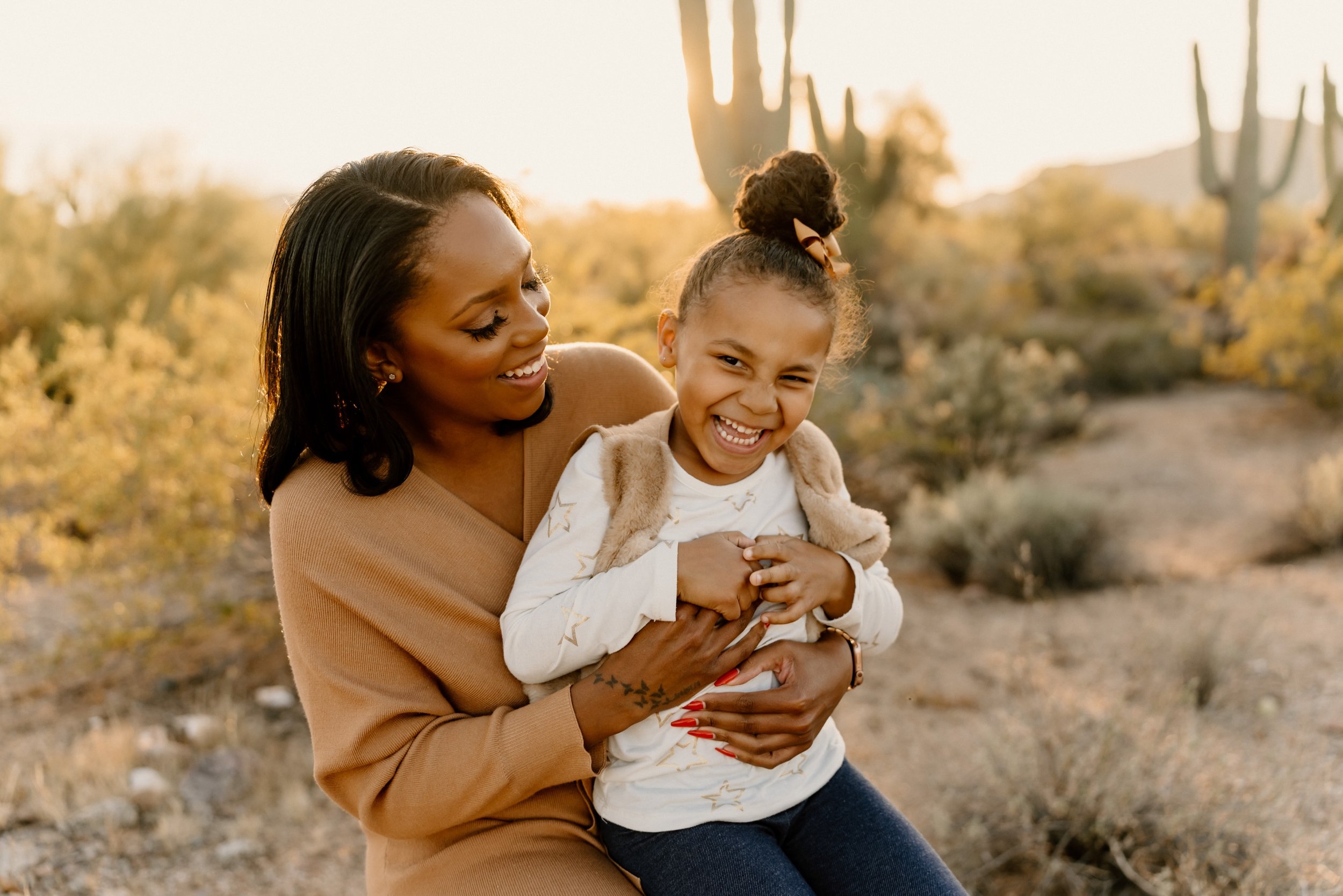 09_Phoenix family photographer taking photos at Phon D Sutton Park in Mesa, Arizona during sunset..jpg