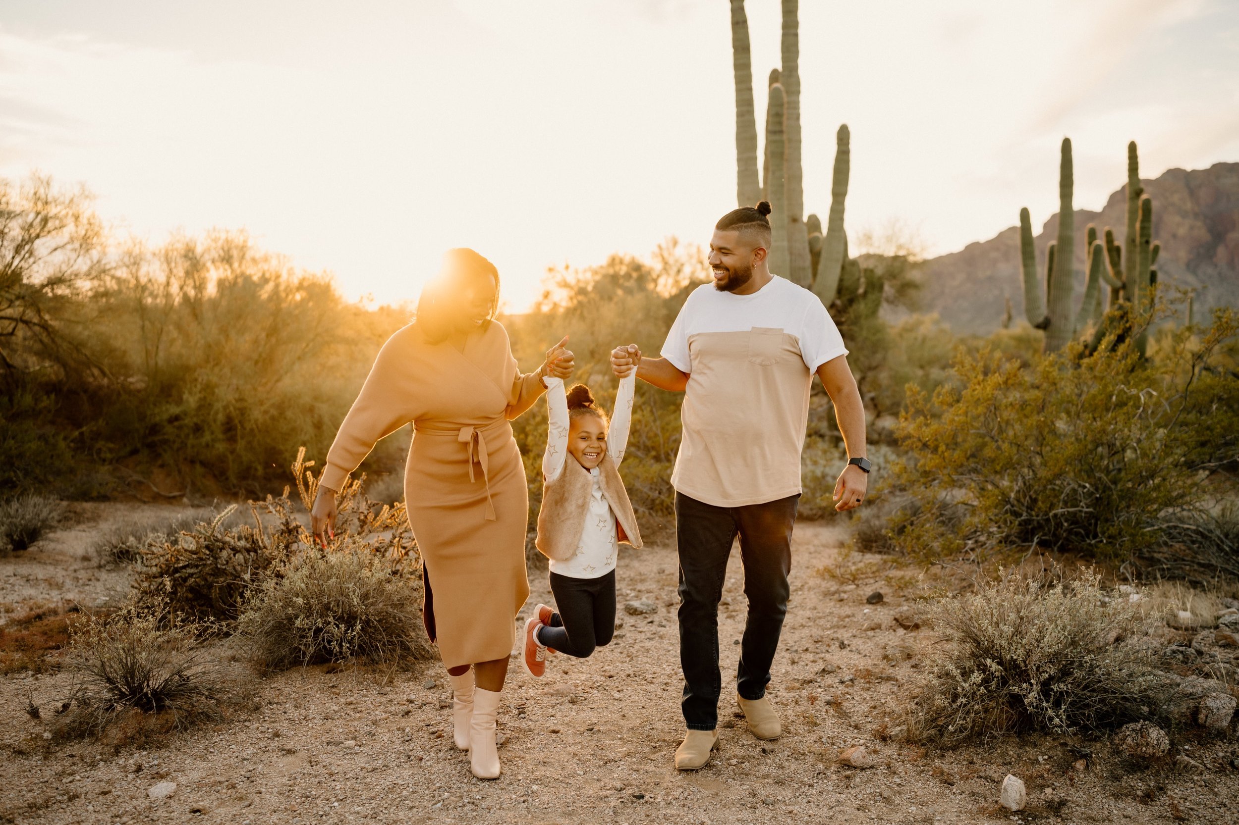 17_Phoenix family photographer taking photos at Phon D Sutton Park in Mesa, Arizona during sunset..jpg