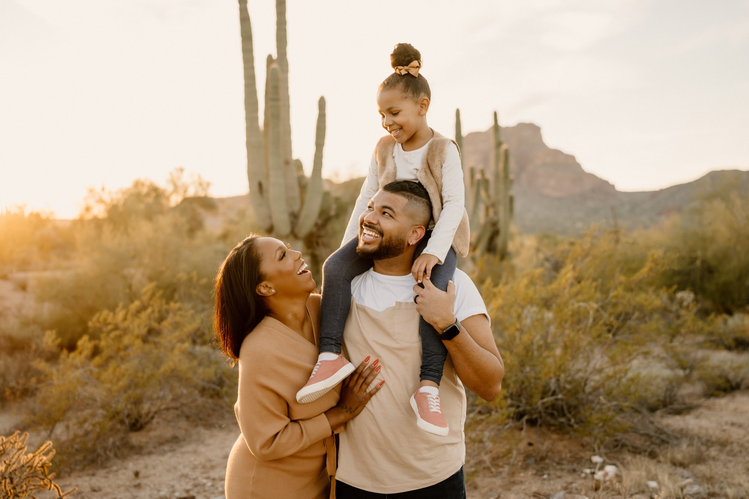 18_Phoenix family photographer taking photos at Phon D Sutton Park in Mesa, Arizona during sunset..jpg